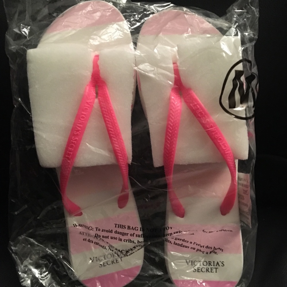 NWT VS Pink Flip Flop Sandals
